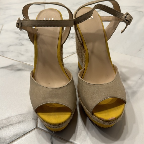 Elle wedge size 8 yellow trimmed shoes comfy worn once minor flaws see pics - Picture 4 of 12